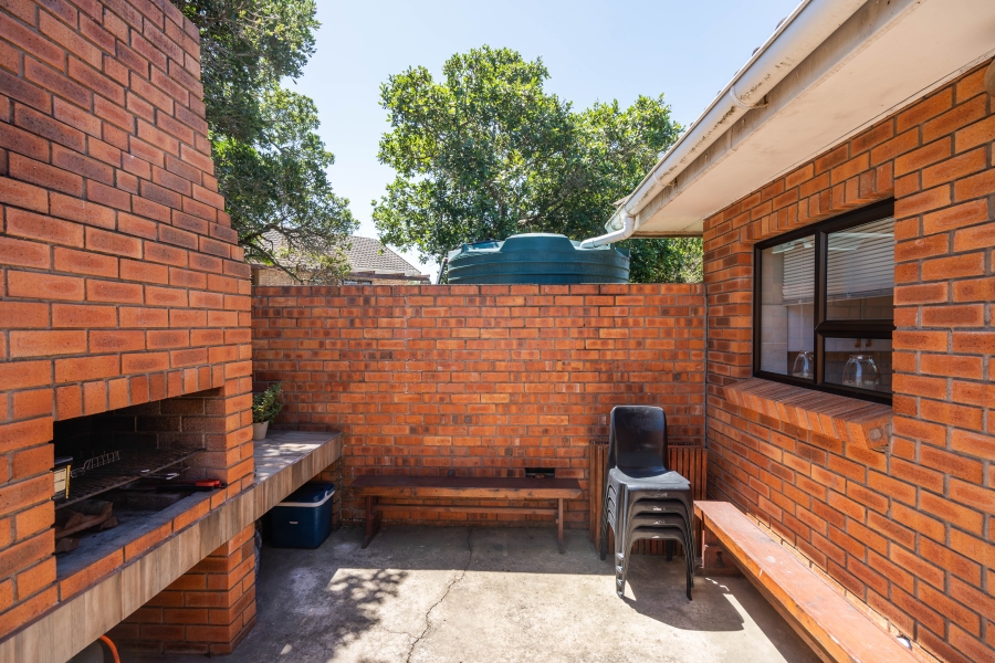 3 Bedroom Property for Sale in Seafield Eastern Cape